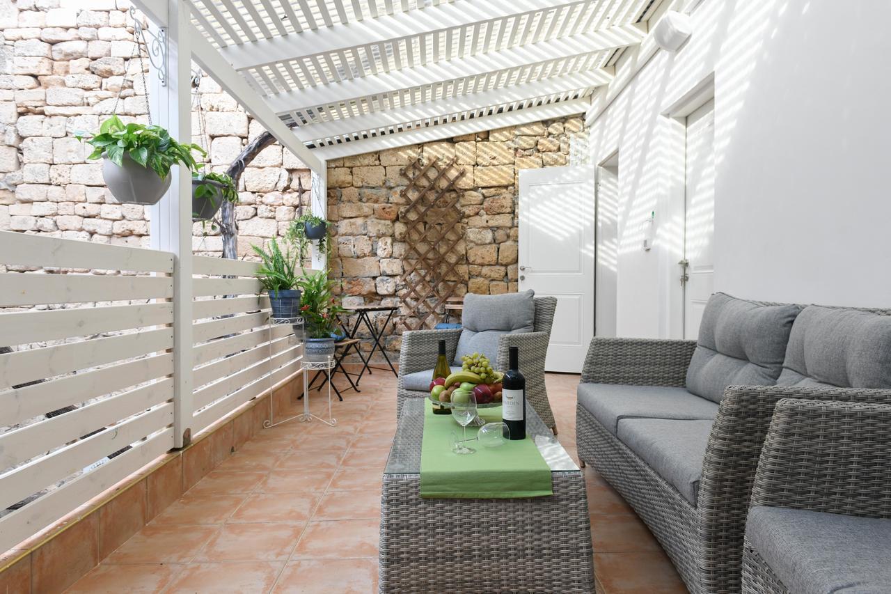 The Grape House Acre Exterior foto